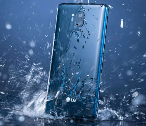 smartphone caduto in acqua